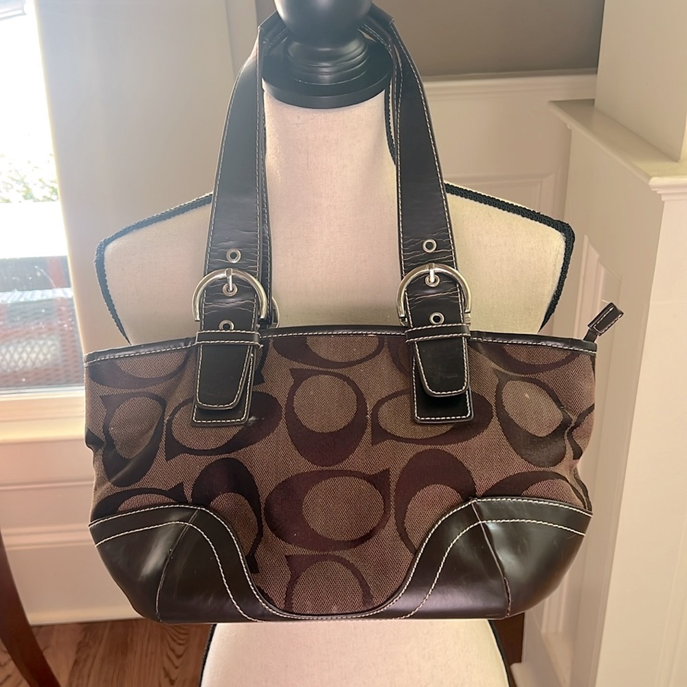 Vintage Fabulous Designer inspired Medium Handbag w/ leather trim only $13🔥🔥🔥